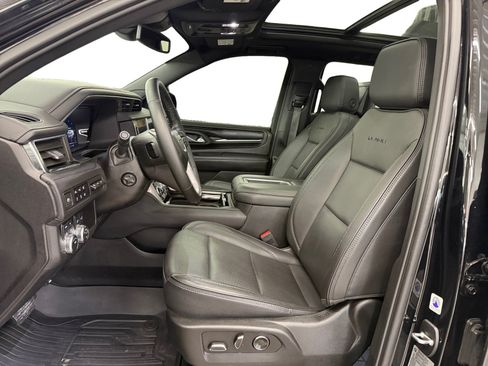 Used 2024 GMC Yukon XL Denali AWD/4WD image 9