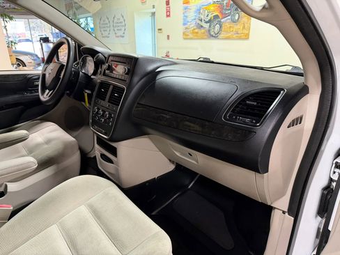 Used 2015 Dodge Grand Caravan SE w/ Quick Order Package 29E SE FWD image 31