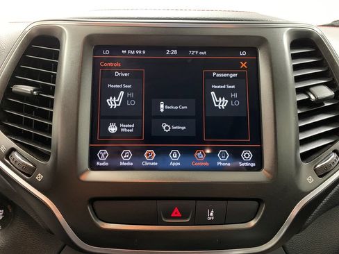 Used 2022 Jeep Cherokee Trailhawk w/ Technology Group B AWD/4WD image 7