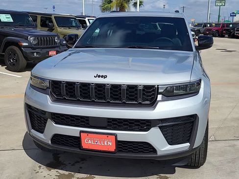 New 2026 Jeep Grand Cherokee Altitude AWD/4WD image 3