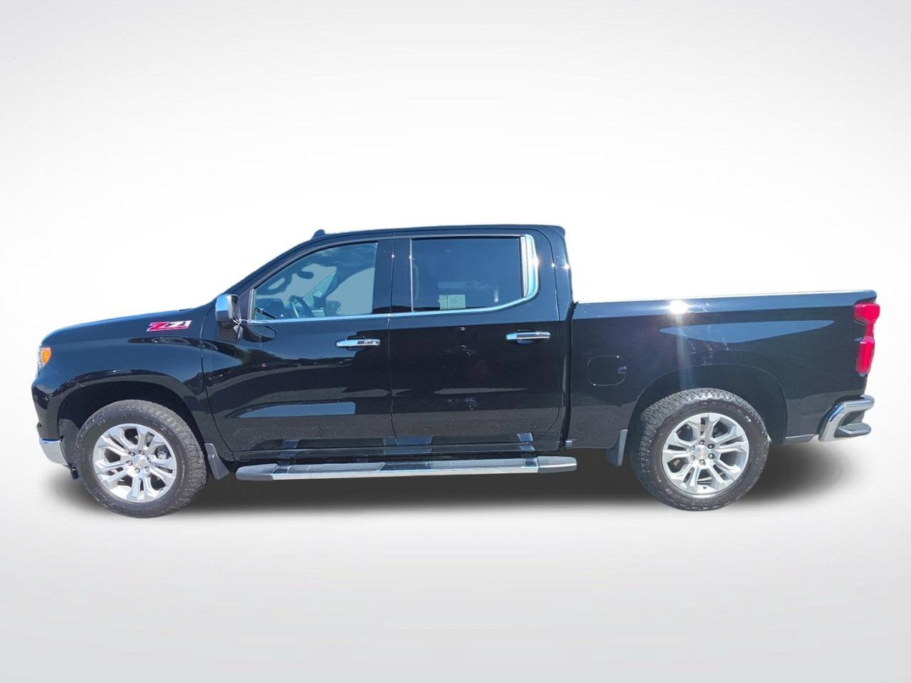 Used 2024 Chevrolet Silverado 1500 LTZ w/ LTZ Premium Package AWD/4WD image 2