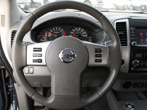 Used 2020 Nissan Frontier SV image 17