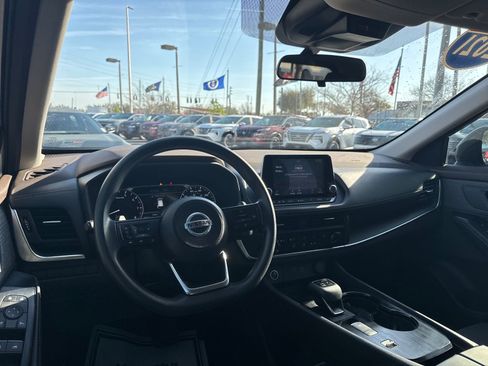 Certified 2021 Nissan Rogue S image 10