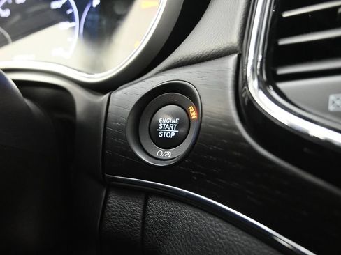 Used 2021 Jeep Grand Cherokee Summit AWD/4WD image 32