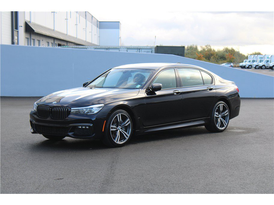 Used 2019 BMW 740i w/ M Sport Package RWD image 1