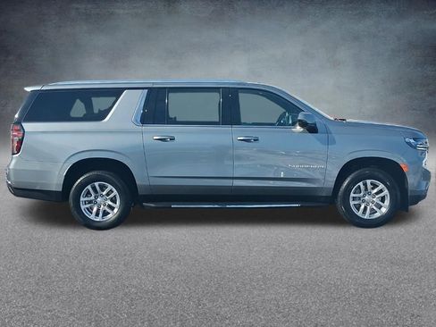 Used 2024 Chevrolet Suburban LT AWD/4WD image 5
