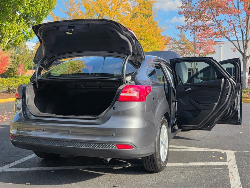Used 2018 Ford Focus SE w/ Cold Weather Package FWD image 28