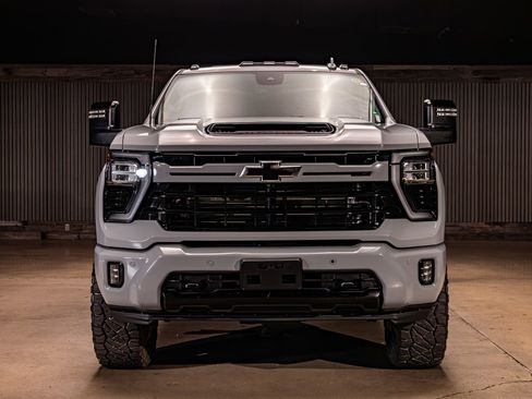 Used 2024 Chevrolet Silverado 2500 LTZ w/ LTZ Plus Package image 11