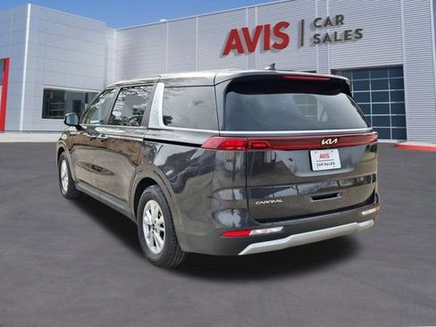 Used 2024 Kia Carnival LX image 10
