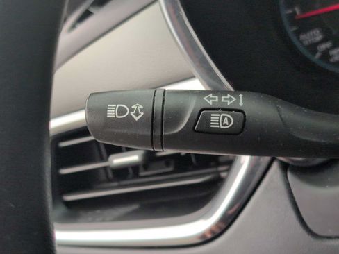 Used 2020 Chevrolet Equinox LS FWD image 25