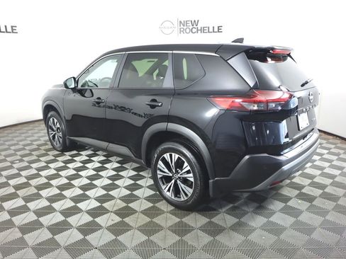 Used 2023 Nissan Rogue SV w/ SV Premium B Package image 8