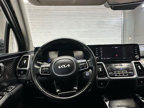 Used 2024 Kia Sorento EX AWD/4WD image 18