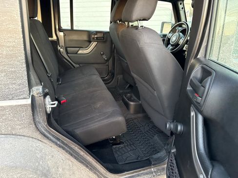 Used 2017 Jeep Wrangler Unlimited Sport w/ Connectivity Group image 17