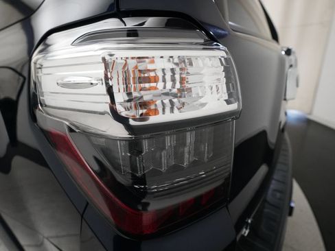 Used 2016 Toyota 4Runner Limited AWD/4WD image 34