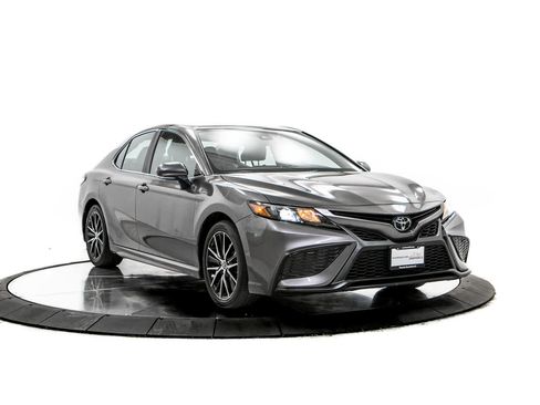 Used 2023 Toyota Camry SE FWD image 9