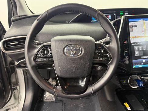 Used 2022 Toyota Prius Prime XLE image 19