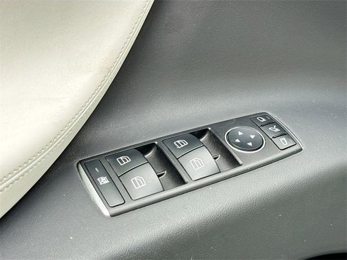 Used 2017 Tesla Model X 75D image 23