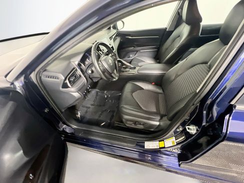 Used 2022 Toyota Camry SE FWD image 15