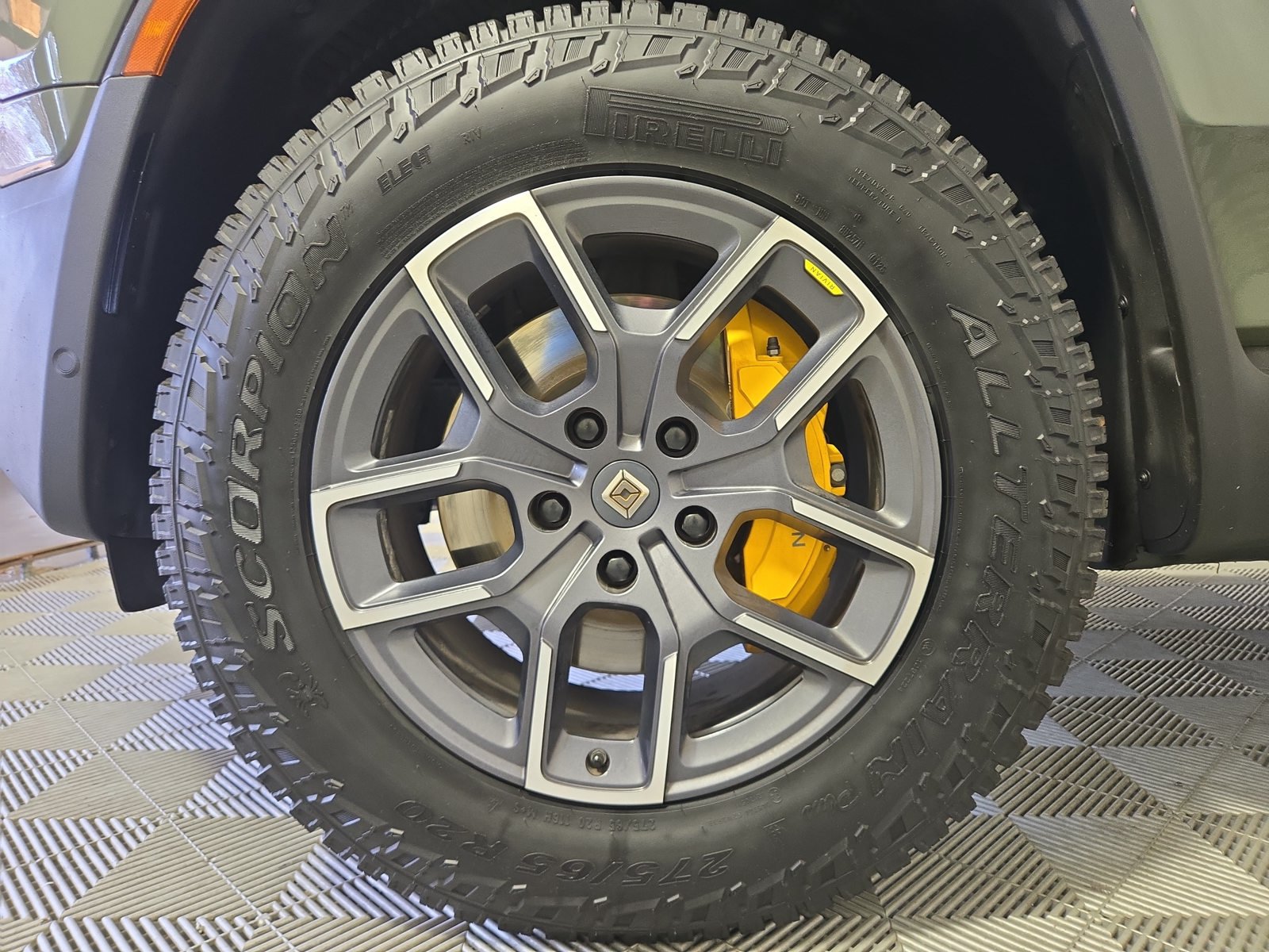 Used 2022 Rivian R1T Launch Edition AWD/4WD image 9