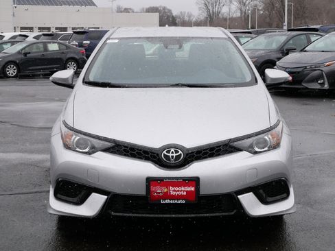 Used 2017 Toyota Corolla iM image 2