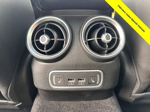 Used 2025 Alfa Romeo Giulia AWD w/ Driving Assist Package image 10