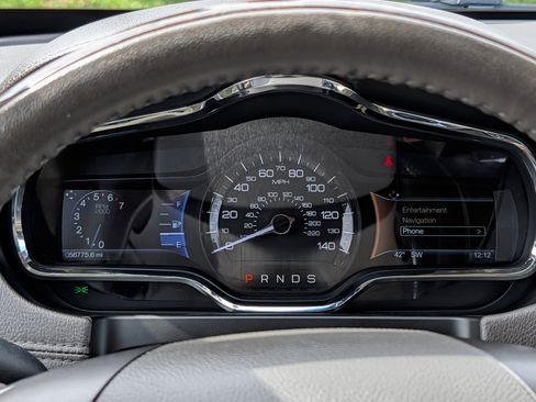 Used 2018 Lincoln MKT AWD image 23