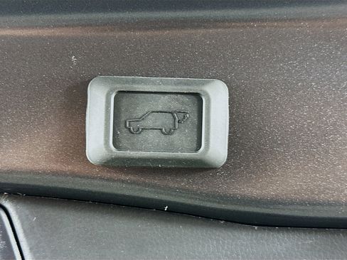 Used 2025 Toyota RAV4 XLE w/ Convenience Package image 30