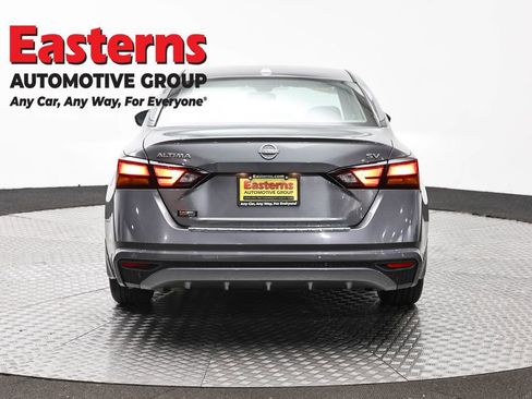 Used 2023 Nissan Altima 2.5 SV FWD image 6