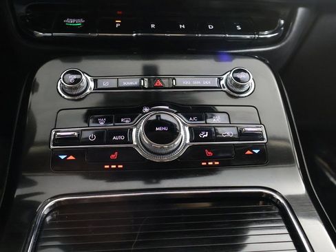 Used 2022 Lincoln Nautilus AWD image 47