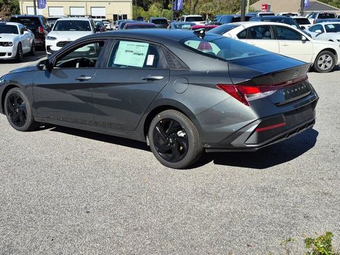 New 2026 Hyundai Elantra SEL Sport FWD image 8