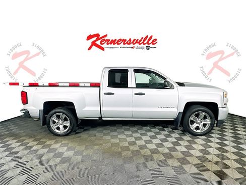 Used 2017 Chevrolet Silverado 1500 Custom w/ Custom Convenience Package image 8