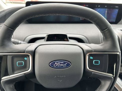 New 2025 Ford Expedition Platinum w/ Driver's Package image 20