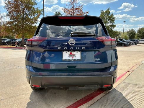 Used 2025 Nissan Rogue SV AWD/4WD image 7