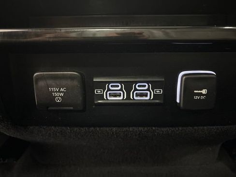 Used 2022 Jeep Wagoneer Series III w/ Premium Group I AWD/4WD image 42