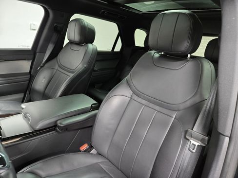Used 2025 Land Rover Range Rover Sport SE image 12
