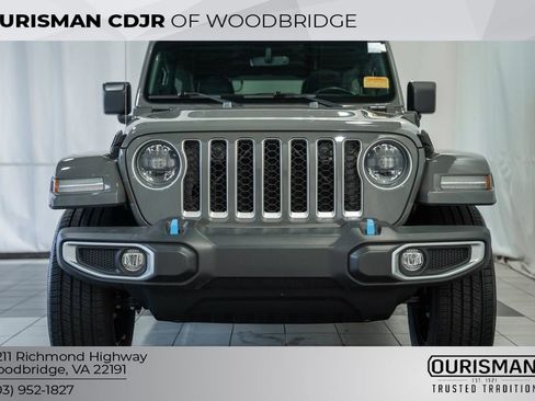 Used 2023 Jeep Wrangler Unlimited Sahara w/ Cold Weather Group AWD/4WD image 2