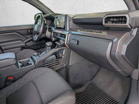 Certified 2026 Toyota Tacoma SR5 AWD/4WD image 19