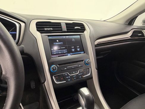 Used 2016 Ford Fusion SE w/ Equipment Group 202A image 26