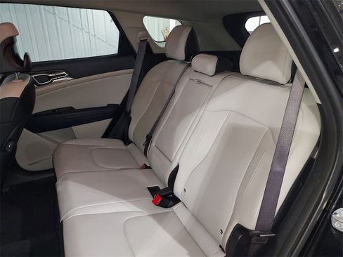 Used 2024 Kia Sportage EX image 28