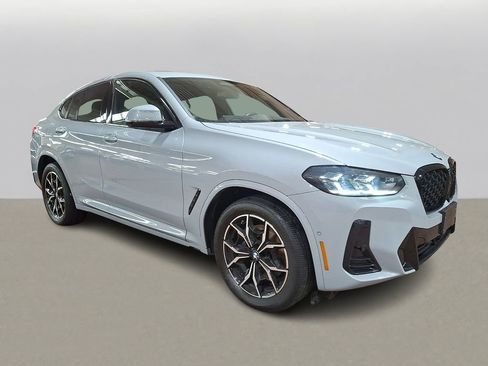 Used 2024 BMW X4 xDrive30i w/ Premium Package image 3