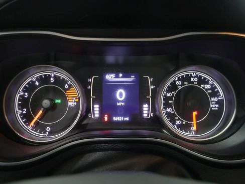 Certified 2019 Jeep Cherokee Latitude Plus w/ Cold Weather Group image 35