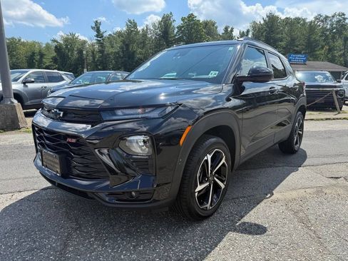 Used 2023 Chevrolet TrailBlazer RS w/ Convenience Package AWD/4WD image 2