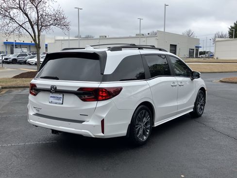 Certified 2025 Honda Odyssey Touring image 10