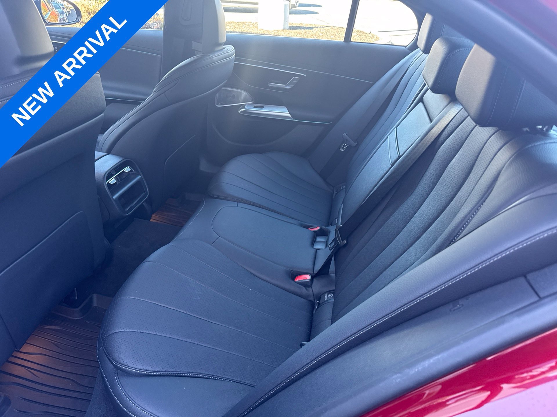Used 2026 Mercedes-Benz E 350 4MATIC Sedan image 9