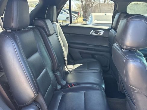 Used 2013 Ford Explorer XLT image 18