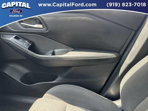 Used 2025 Nissan Rogue SV FWD image 28