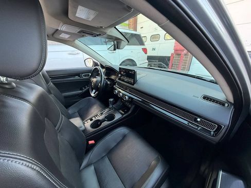 Used 2022 Honda Civic Touring image 13