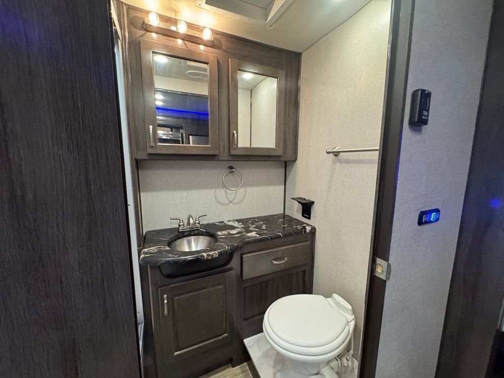 Used 2017 Ford E-450 and Econoline 450 Super Duty w/ Motorhome Prep Package RWD image 36