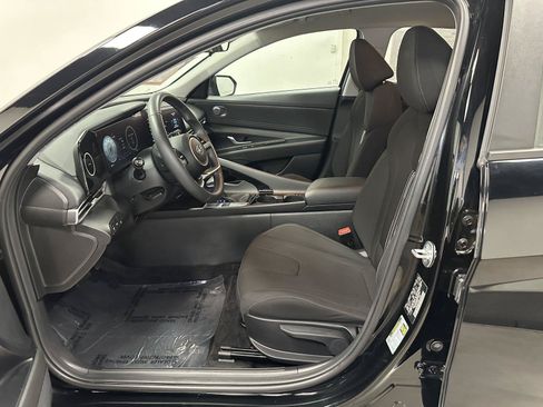 Used 2023 Hyundai Elantra SEL w/ Convenience Package FWD image 22