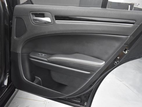 Used 2018 Chrysler 300 S w/ 300S Premium Group AWD/4WD image 29